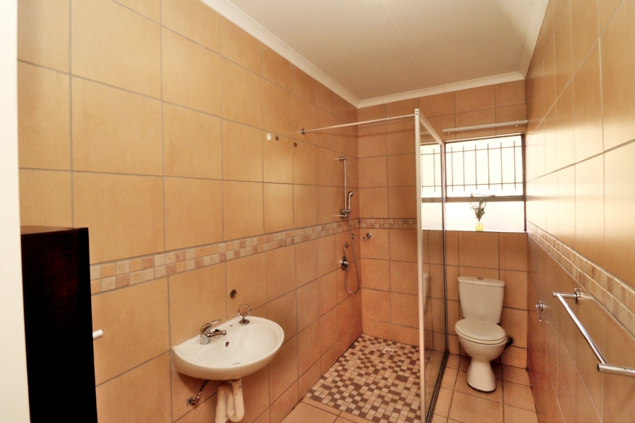 2 Bedroom Property for Sale in Langenhovenpark Free State